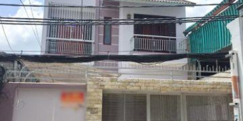 Cho thuê biệt thự nguyên căn 2 lầu hẻm 115 Phạm Hữu Lầu quận 7.