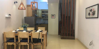 Cho thuê nhà tại Âu Cơ, Tây Hồ, dt 35x 5 tầng,MT 4m