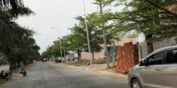 Vợ chồng tôi cần sang 2 nền đất 5x18m = 90m2, sổ hồng chính chủ, 0933245548 cách BV Nhi Đồng 10p