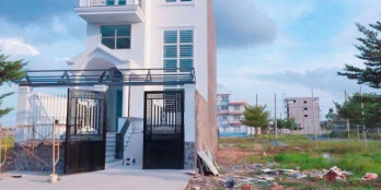 Cần sang lô đất thổ đối diện trường tiểu học, đường 16m, sổ riêng