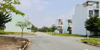 Cần tiền chữa bệnh bán gấp 2 lô đất kdc sổ hồng riêng