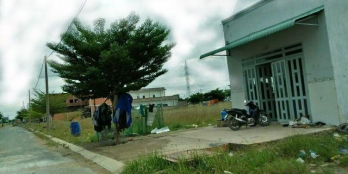 Nhà bán 1 sẹc, DT 5x20m, gần chợ việt kiều, sổ hồng riêng bao công chứng sang tên