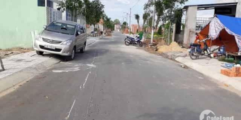 Chính chủ cần bán gấp lô đất 80m2, vị trí dân cư ở rất đông, đường nhựa 12m, SHR, thổ cư 100%. LH 0902555495