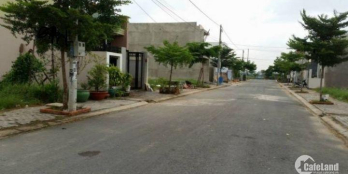 Cần nhượng lại gấp lô đất 180m2, shr, ngay trung tâm thị trấn Củ Chi, thổ cư 100%. LH 0902555495