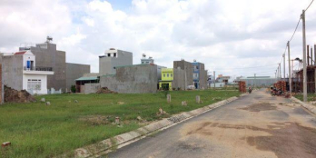 ĐẤT LÔ GÓC GẦN TRƯỜNG TRUNG CẤPBÁCH NGHỆ 5X20M MT ĐƯỜNG NHỰA 20 GIÁ 1,8 TỶ 0929133175