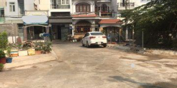 Cần Bán Gấp lô đất Mặt Tiền Đường Nguyễn Thị Nuôi ,Hóc Môn ,Giá 10,5 tr / m2 .