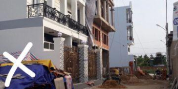 Cặp đất 2mt, hướng Tây-Nam, đường tx25, gần UBND phường dt 4.5x15, cần bán với giá 2.55 tỷ