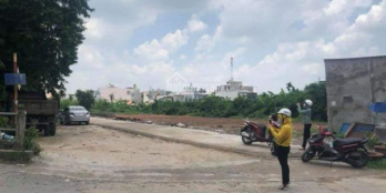 Tôi cần bán lô đất có sổ riêng Thạnh Lộc 19 2tỷ190 78m2. Xây dựng tự do