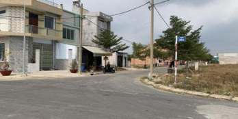 Bán lỗ 200tr lô góc ngay cổng BV Quốc Tế,Bình Chánh cách Aeon Bình Tân 10p