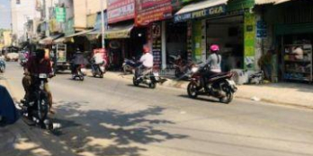 Kẹt vốn làm ăn nên cần sang tên gấp miêng đất gần cv Quang Trung.