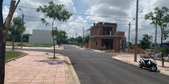 Cần Vốn làm ăn , thanh lí giá lỗ .