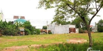 TÔI CẦN BÁN 450m2 ĐẤT SÁT QLỘ13 Và DÃY PHÒNG TRỌ NGAY CHỢ, KCN GIÁ 320TR,LH:0969.739.583