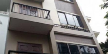 Nhỉnh 3 tỷ/ nhà đẹp 5 tầng, 3pn, hướng Đông, 30m ra phố Đội Cấn