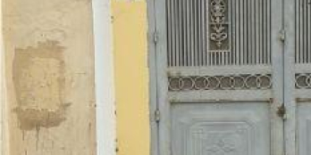 Bán gấp nhà 97 Văn Cao 74 m2, 2 tầng ,MT 61 m,giá 4.2  tỷ.Cách  ngõ oto 40m