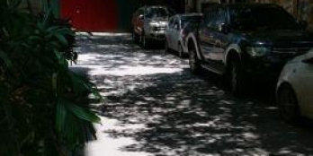 Bán Nhà Ô TÔ Đỗ Cửa Núi Trúc  24m2.Giá nhỉnh 2.8 tỷ