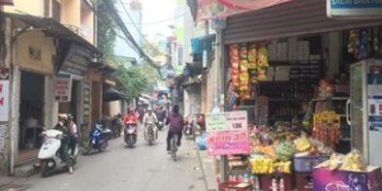 Bán nhà Kim Mã 30m2, Kinh doanh, Cách mặt phố 50m, giá 3,1 tỷ.