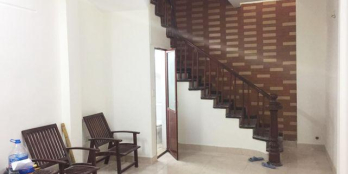 Nhà mặt ngõ Đội Cấn, tặng nội thất, 32m2, 3,05 tỷ