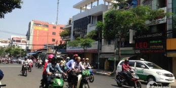 Cần Bán nhà MT đường Trần Bình Trọng, P.5, Q.Bình Thạnh. DT: 5x40m. Giá chỉ 25 tỷ TL