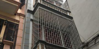 Bán nhà Nguyễn Ngọc Vũ, 50m* 4T, 2 mặt thoáng. Giá 5,1 tỷ.