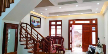 Bán nhà phố Nguyễn Văn Huyên, vài bước ra phố, 55m2x5 tầng, MT 4.2m, 5 tỷ, LH 0941253366