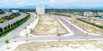 Nhượng lại lô UT2 Mega city kon tum chỉ 380tr/170m2 view công viên
