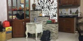 Nhà ở phố Tôn Thất Tùng 36m2, ngõ thông thoáng, SH quay đầu