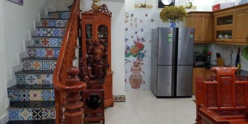 Bán nhà đẹp 5 tầng ngõ rộng thoáng, dân trí cao phố Đường Láng, giá 3,6 tỷ.