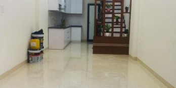 Bán nhà mới đẹp 5 tầng, ngõ rộng, ở ngay phố Tây Sơn giá 2,1 tỷ.