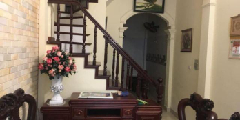 Cần bán gấp nhà 5 tầng ngõ Thái Thịnh (Full nội thất) giá 2.5 tỷ