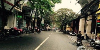 Bán nhà mặt phố Nguyên Hồng, Đống Đa 68m2, 7 tầng, mặt tiền 6.6m, LH: 0911150258