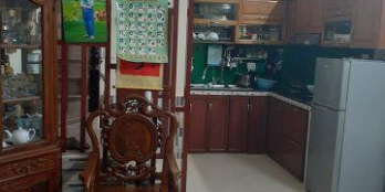 Bán nhà đẹp 29m2 * 5 tầng ngõ ba gác phố Tôn Thất Tùng, giá 2,8 tỷ.