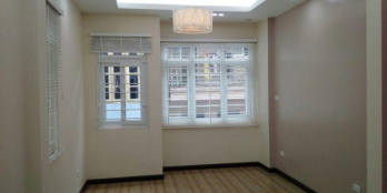 Bán nhà mới phố Đê La Thành, Đống Đa - 5 tầng * 42m2 * 3,7 tỷ LH: 0987323163