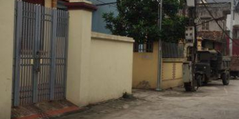 Bán 60m2 trục chính xóm 2 Đông dư, mặt tiền 4,3m  đường 3,5m ô tô vào nhà.