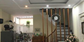 Bán nhà Thanh Nhàn, ngõ trước nhà 2.5m, nhà đẹp, giá 4.1 tỷ