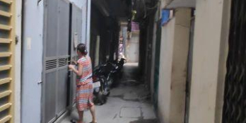 ĐÊ TRẦN KHÁT CHÂN, 33M GIÁ CHỈ 1.98 TỶ,20M RA Ô TÔ TRÁNH SỔ VUÔNG.