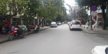 Bán nhà 8.1 tỷ khu phân lô VIP ngõ 61 Lạc Trung MT 5m, DT 65m2, 4 Tầng đường rộng 8m