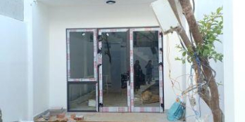 Cần bán gấp căn nhà 2 mê, ở TT thành phố. Hốt lẹ giùm e.