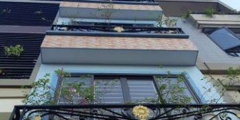 Bán nhà phân lô - ô tô vào nhà Nguyễn Chính 50m2, 5 tầng, Mt 4.2m giá giật mình