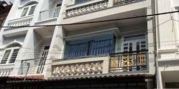 Tôi bán gấp căn nhà 1 trệt 2 lầu đường Lê Văn Lương, Phước Kiển