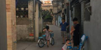 Căn nhà 3 tầng, 3 phòng ngủ nằm trên địa bàn Phúc Lợi, Long Biên.