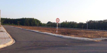 Cần sang nhượng lô đất ngay quốc lộ 51.SHR,thổ cư