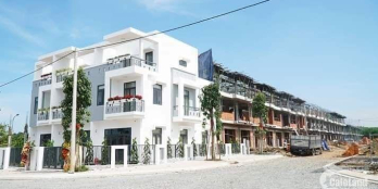 Nhà 1 trệt 2 lầu ở trung tâm quậ n Ô Môn