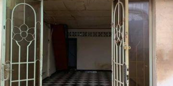 Bán nhà nát hẻm Sư Vạn Hạnh, 51m2, Sổ riêng, Giá mềm chỉ 4,7 tỷ. LH 0886282868