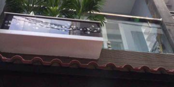 Nhà đẹp ở ngay trung tâm CMT8, Quận 3; 32 m2 giá chỉ 3.68 tỷ.