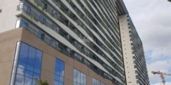 Chính chủ cần tiền bán gấp căn hộ 2PN view sông giá bán 3.4 tỷ Liên hệ: 0982 300 147