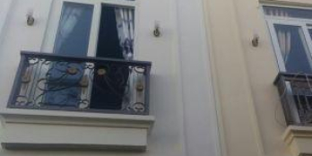 Nhà 2 lầu,dt 4x8m,full nội thất,1sec đường số 6