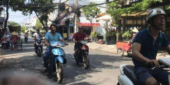 Bán nhà MTKD Sầm uất Vườn Lài, DT 4mx17m, cấp 4 giá 10.3 tỷ, P. Phú Thọ Hoà