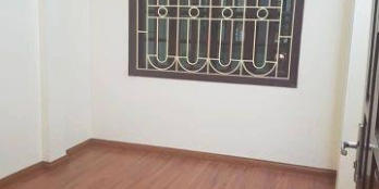 Bán nhà hoang hoa thám 30m 5 tầng, giá 3 tỷ