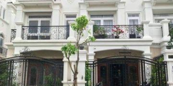 NHÀ PHỐ , ĐẤT NỀN CẠNH EAON MAILL BÌNH DƯƠNG , CÓ SỔ RIÊNG , CHIẾT KHẤU 250TR , BANK 60% . LH: 0906730875