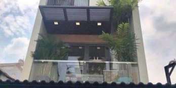 Bán nhà 1 trệt 2 lầu mặt tiền đường lớn gần EAON MAILL bình dương , sổ riêng , DT 5,3x14 . 4,5 Tỷ